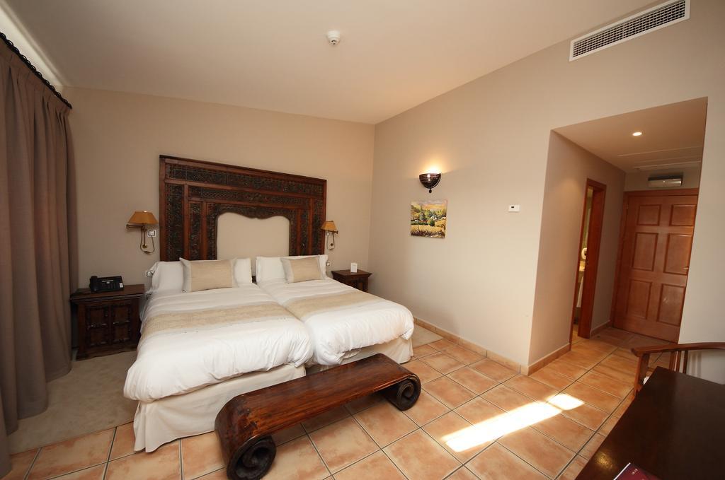 Hotel Château Viñasoro Alcázar de San Juan Quarto foto